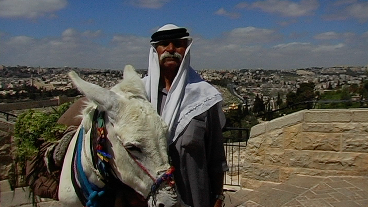 Extract of Documentary Feature "Where is home?"